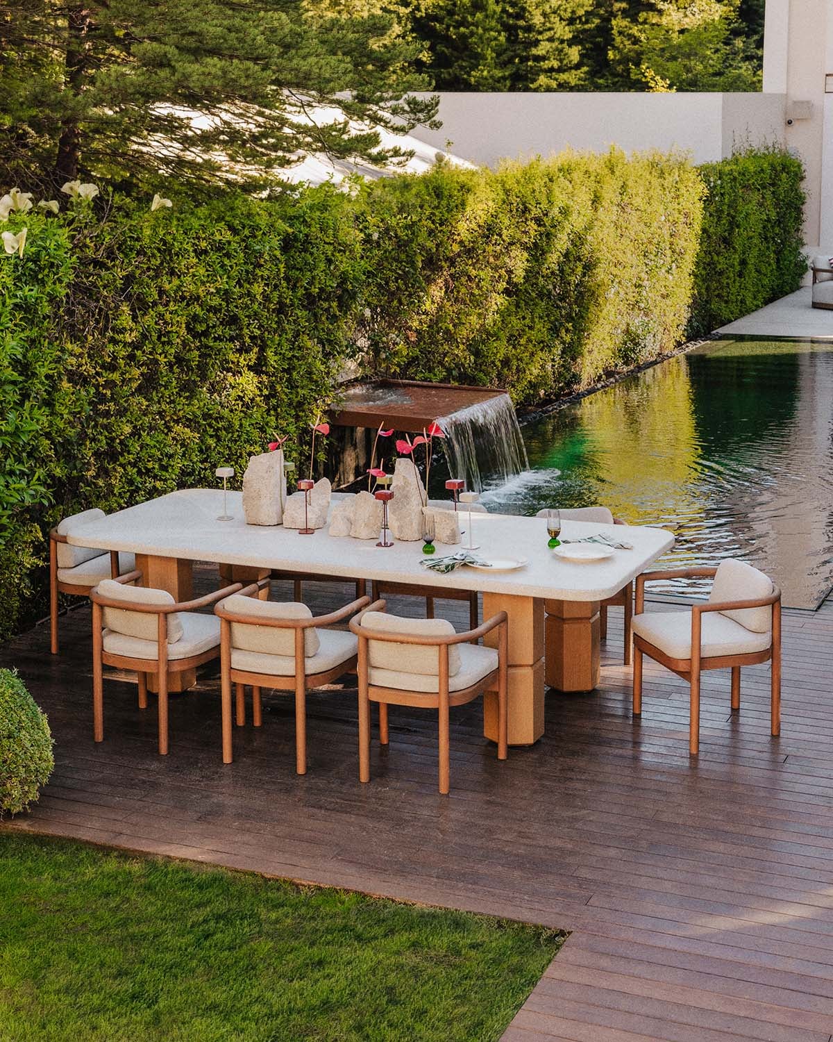 Conjunto de Mesa Retangular em Terrazzo Ixiar (270x120 cm) e 8 Cadeiras de Madeira para uso Externo Elnes, imagem de galeria 2