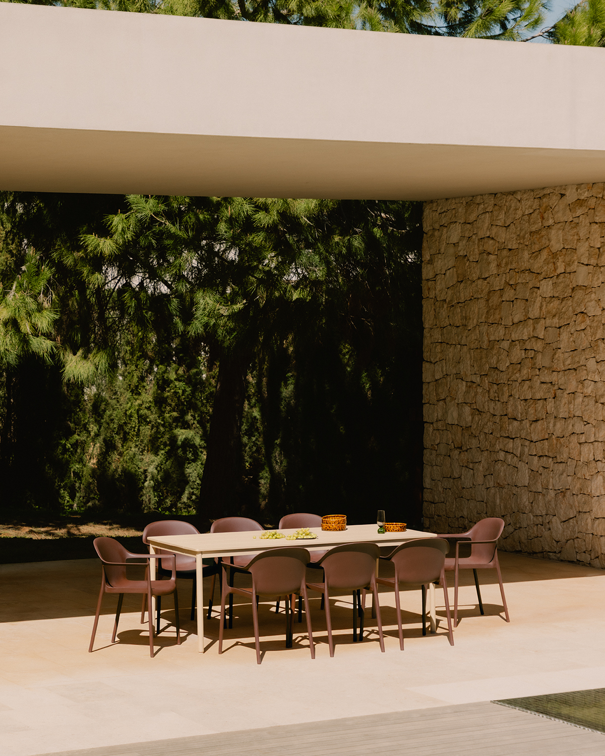 Conjunto de Mesa Retangular de Metal (200x90 cm) Dessie e 8 Cadeiras em Polipropileno Juana de Exterior, imagem de galeria 2