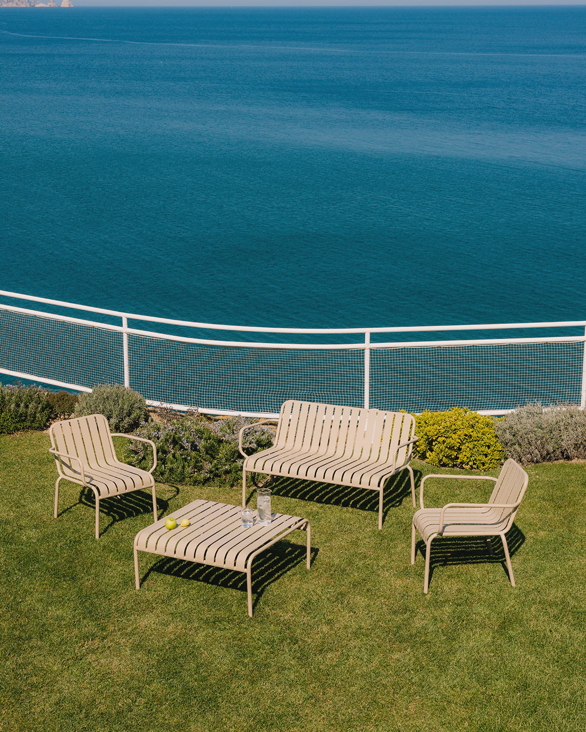 Conjunto de Jardim com Sofá de 2 Pugares, 2 Poltronas e Mesa de Centro de Metal Tavo, imagem de galeria 2