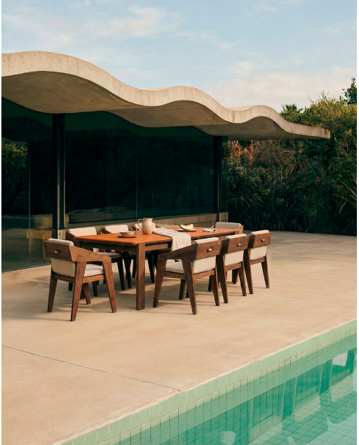 Conjunto de Mesa Retangular Extensível (225-330x100 cm) Ubel e 8 Cadeiras de Braço em Madeira de Acácia Tanon para Uso Externo