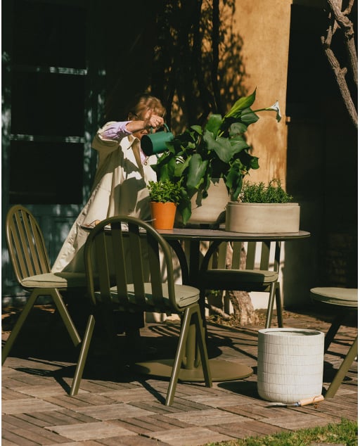 Conjunto de Mesa Redonda (Ø120 cm) e 4 Cadeiras de Exterior em Metal e Vidro Temperado Llibet