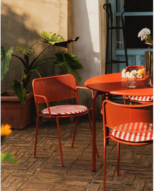 Cadeira de Exterior com Apoios de Braço em Metal Dorothea