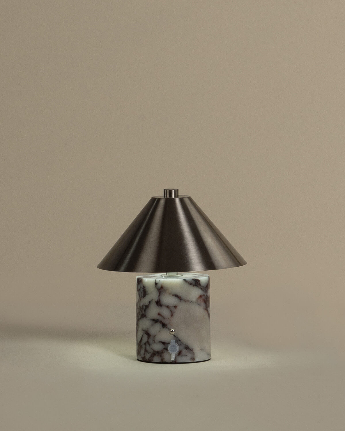 Luminária de Mesa LED sem Fio para Exterior em Mármore e Metal Obely, imagem de galeria 5