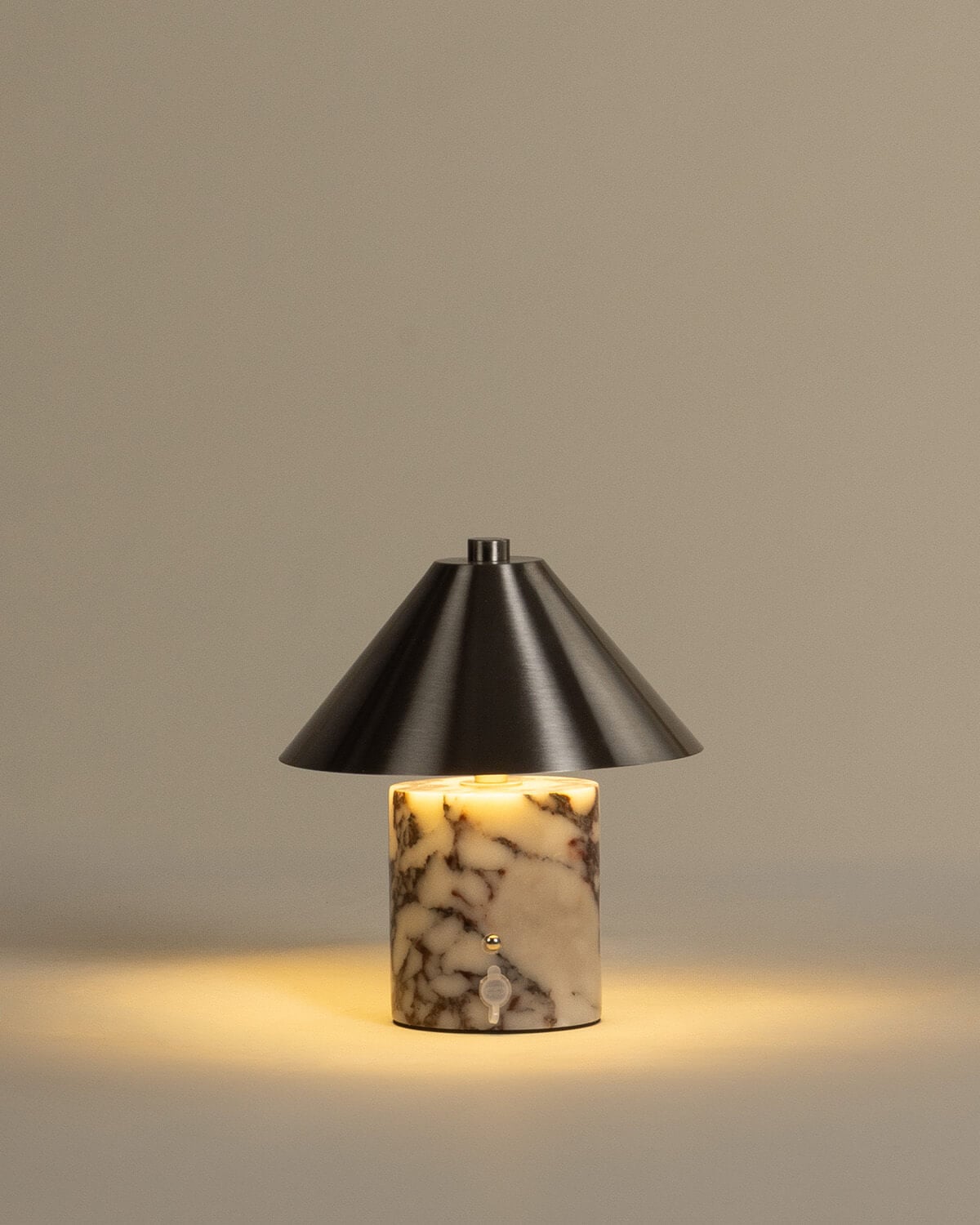 Luminária de Mesa LED sem Fio em Mármore e Metal Obely, imagem de galeria 7