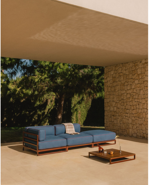 Conjunto de Jardim com Módulo de Canto, Módulo Central, Módulo Pufe e Mesa de Centro em Metal e Tecido Kristen
