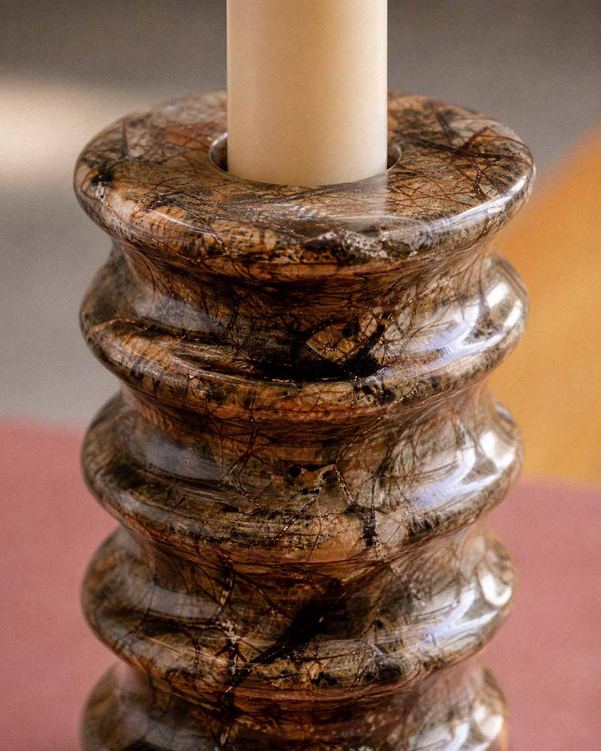Castiçal de Mármore Aneik, imagem de galeria 3