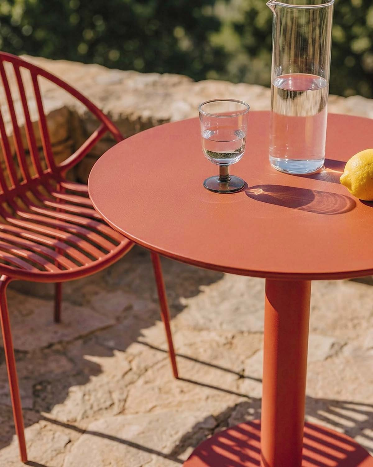 Mesa de exterior redonda Ø70 cm em metal Banon, imagem de galeria 3