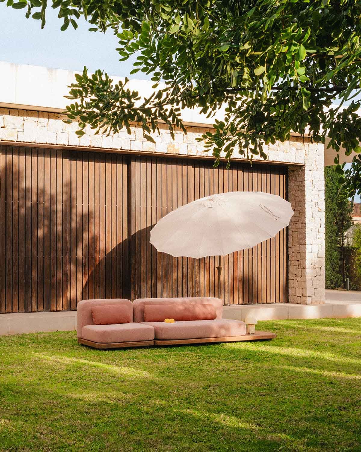 Conjunto de Sofá Modular de Jardim de 2 Peças Módulo de Sofá e Módulo Central em Madeira de Acácia e Tecido Redik, imagem de galeria 2
