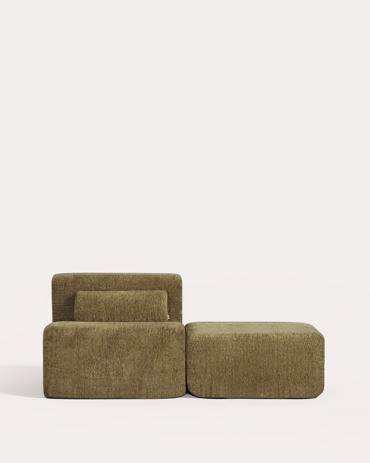 Poltrona modular embalada a vácuo com módulo puff em tecido Rhys