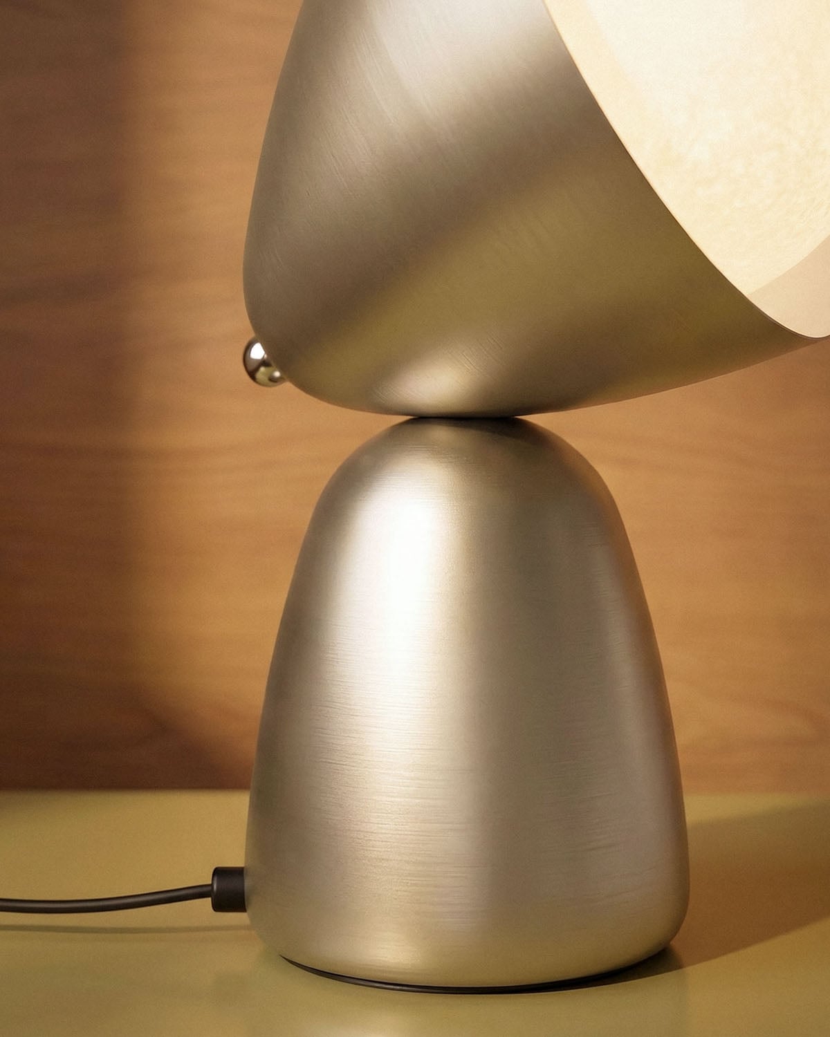 Candeeiro de mesa em metal e vidro Lucita, imagem de galeria 3