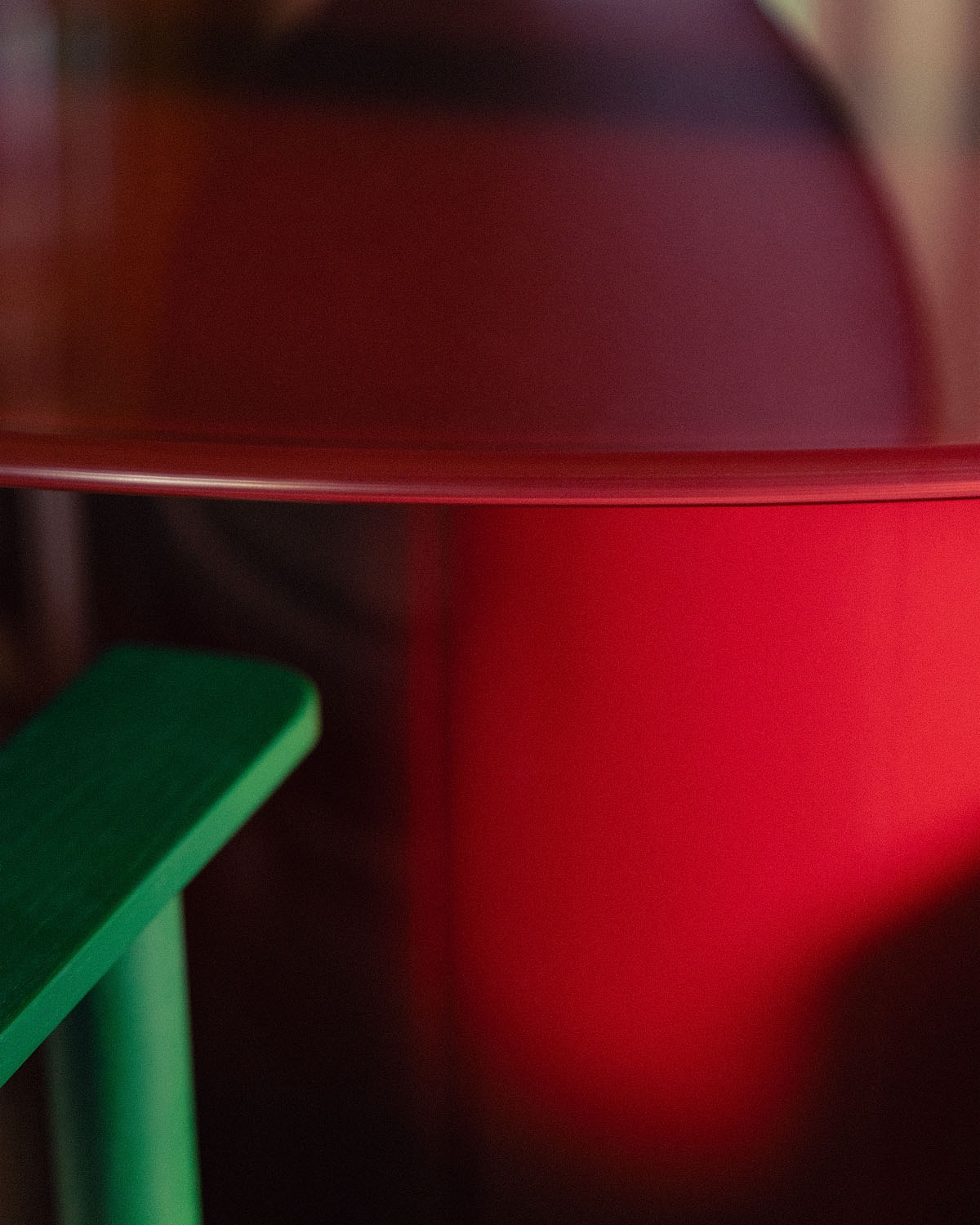 Mesa de jantar redonda Ø120 cm em vidro e madeira Merne, imagem de galeria 3