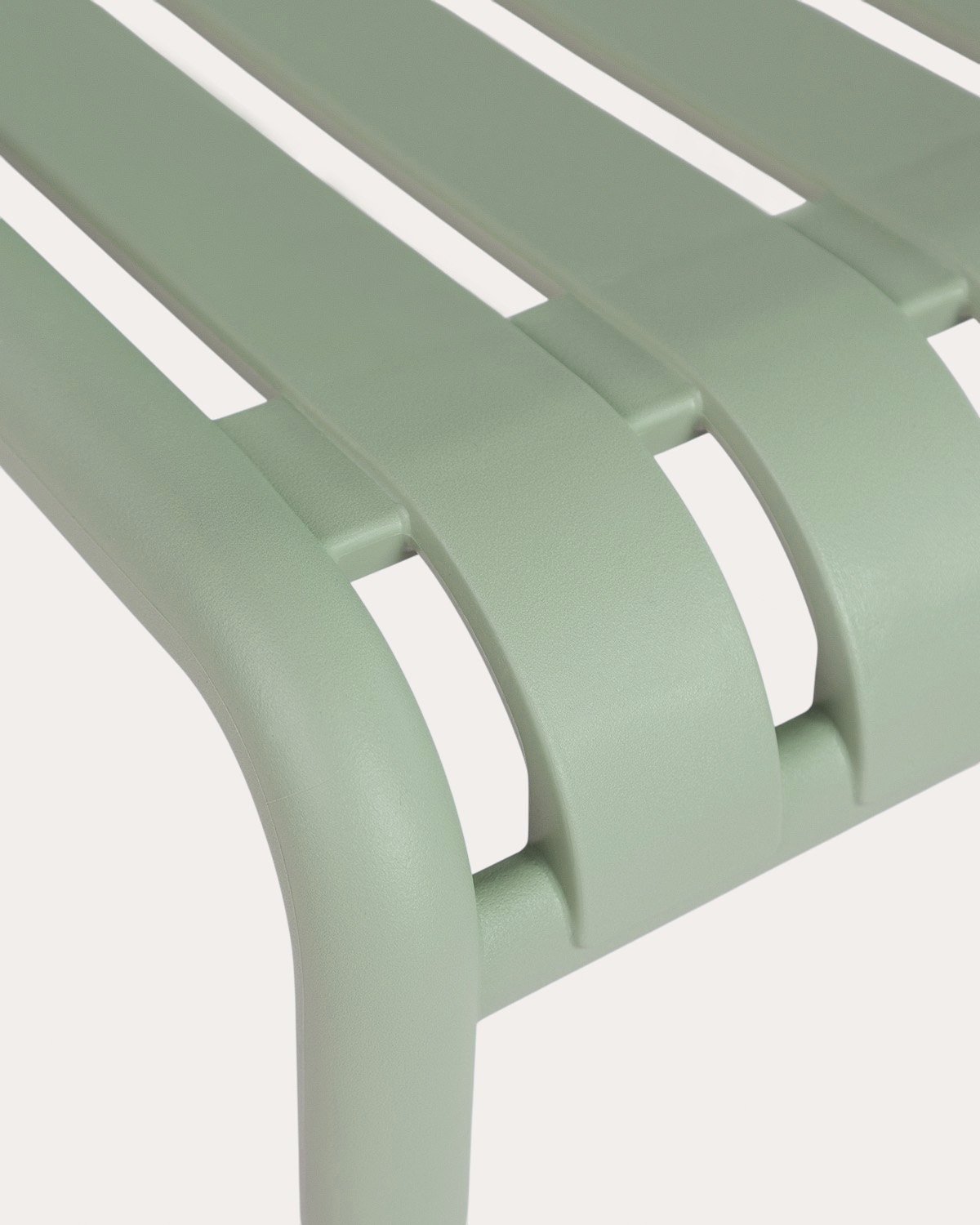Conjunto com mesa retangular 153x90 cm e 4 cadeiras de exterior em polipropileno Baztan, imagem de galeria 9