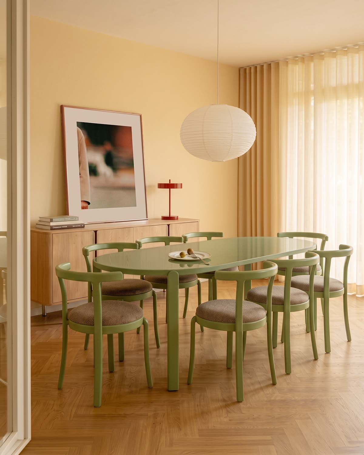 Conjunto de mesa de jantar oval 190x95 cm e 8 cadeiras de madeira e metal Biterit, imagem de galeria 2