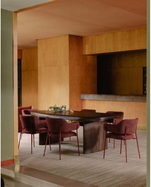 Mesa de jantar retangular 220x110 cm feita de madeira de mangueira Orlean