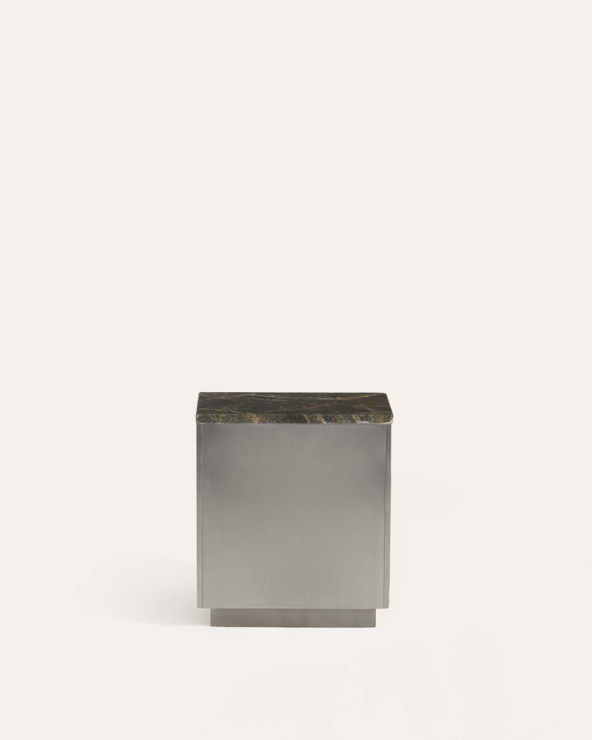 Mesa lateral retangular com 2 gavetas 45x40 cm de mármore e metal Ulfhild, imagem de galeria 3