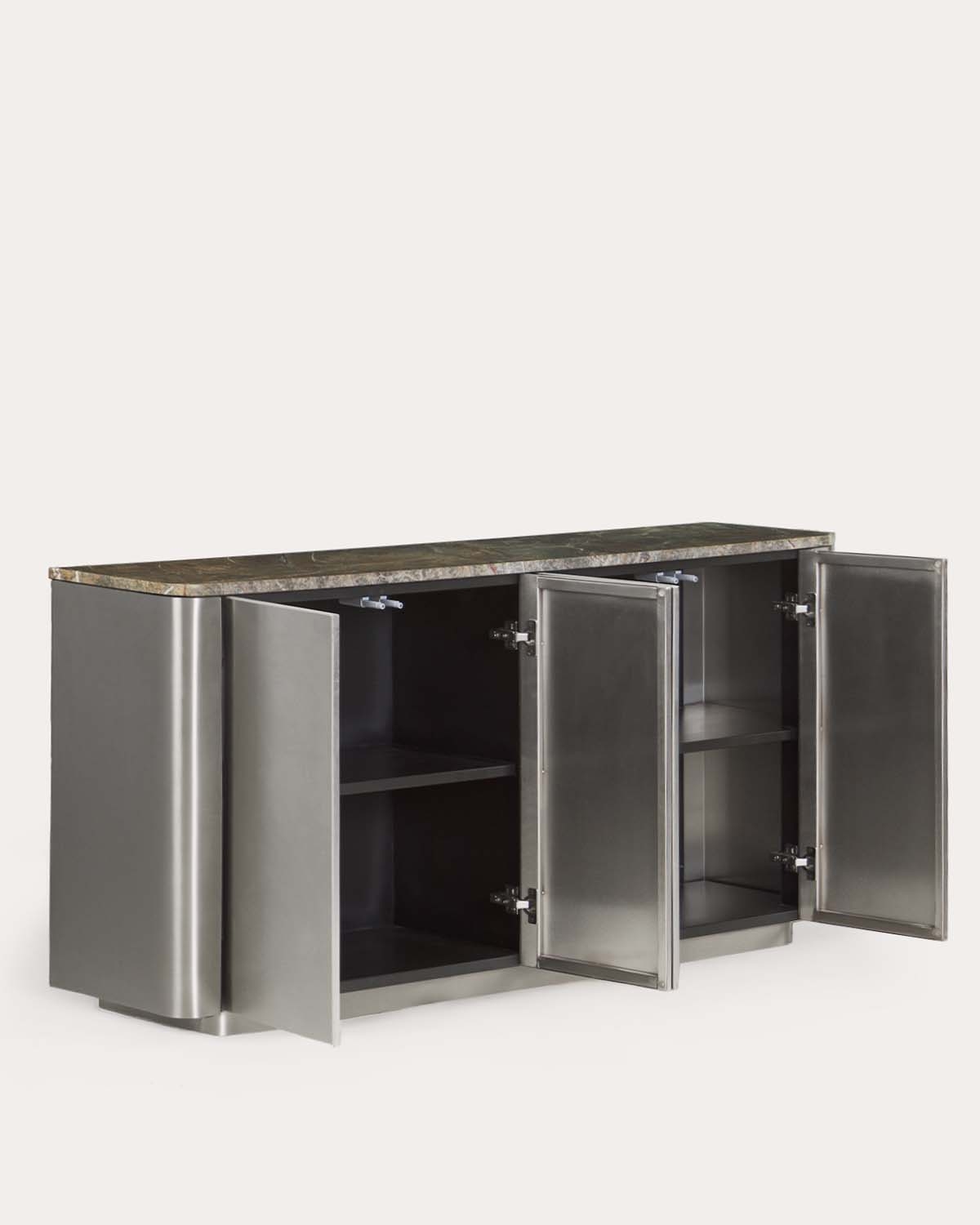 Aparador baixo com 4 portas 160x40 cm em mármore e metal Ulfhild, imagem de galeria 2