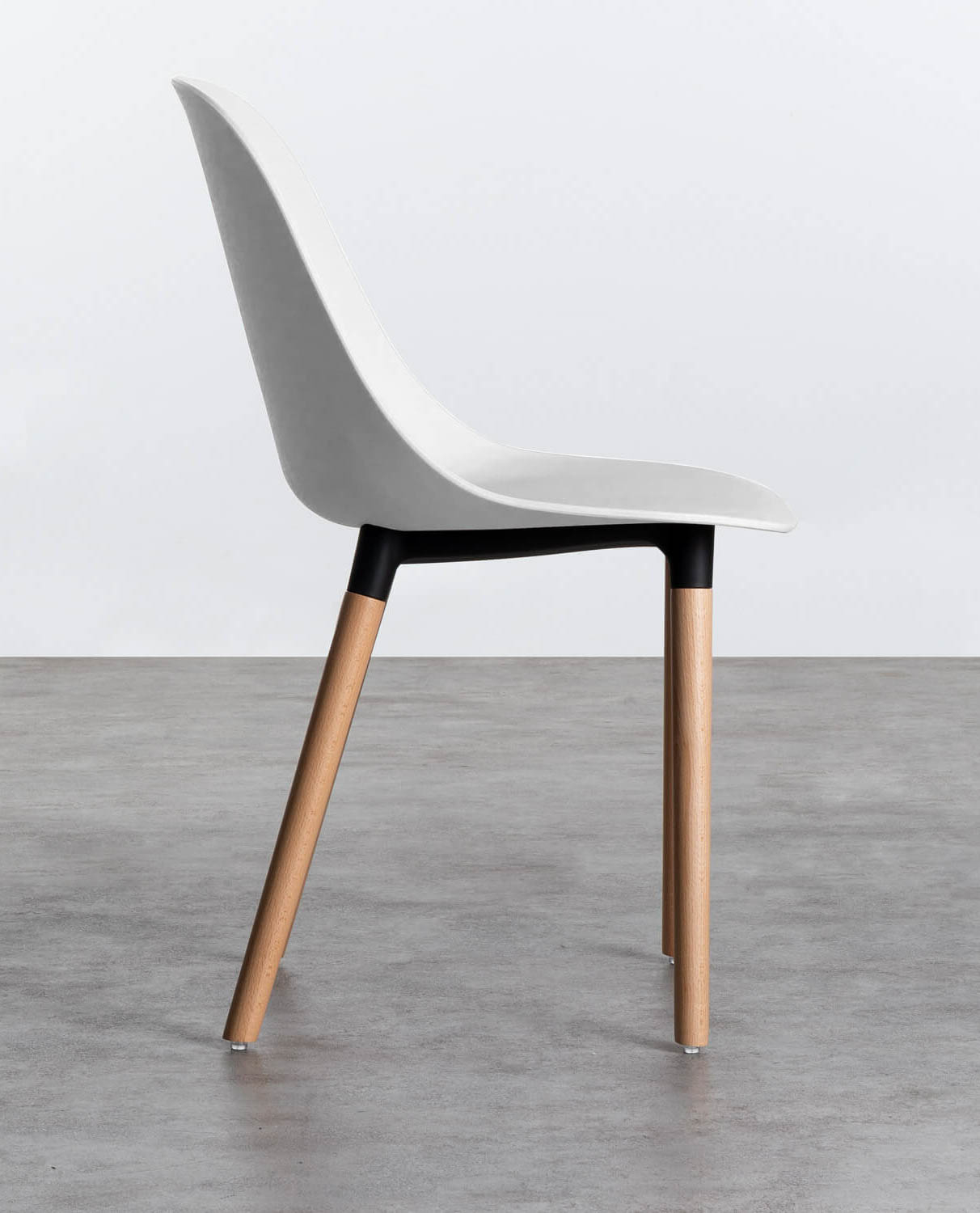 Dining Chair in Polypropylene and Wood Reine, gallery image 2