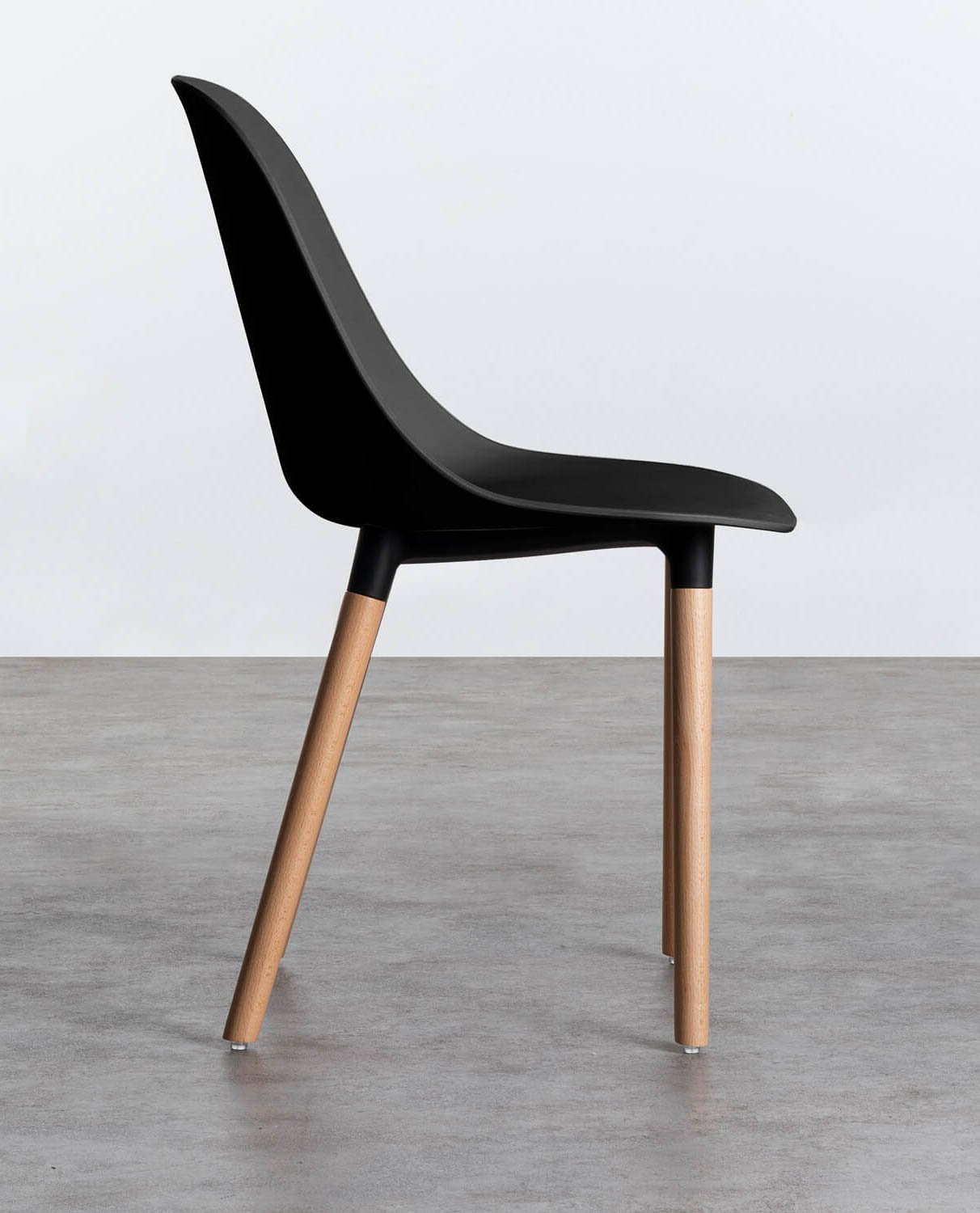 Dining Chair in Polypropylene and Wood Reine, gallery image 2