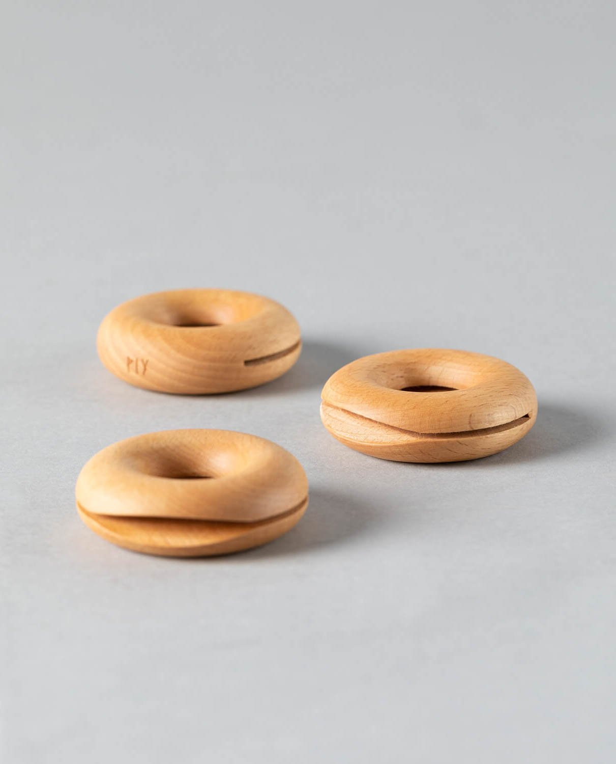 Set 3 Wooden Clips Piy, gallery image 1