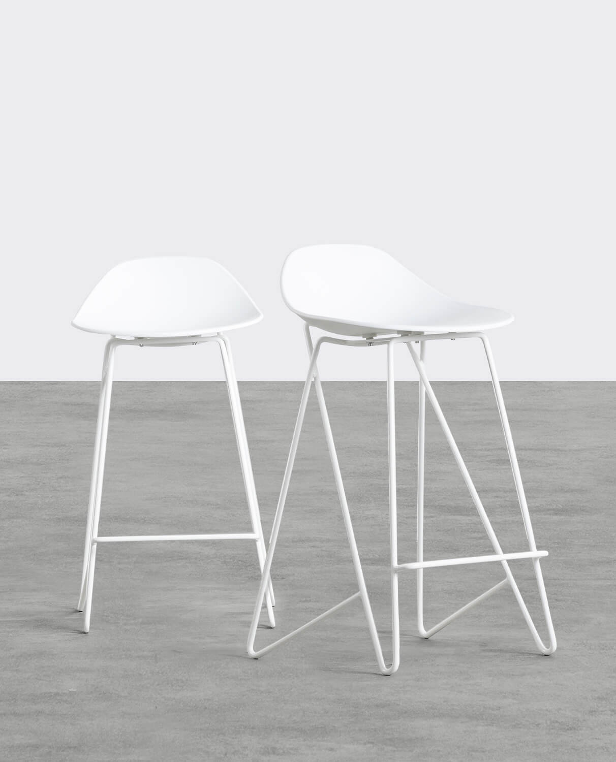 Pack of 2 High Stools in Polypropylene and Steel (67 cm) Paris, gallery image 1