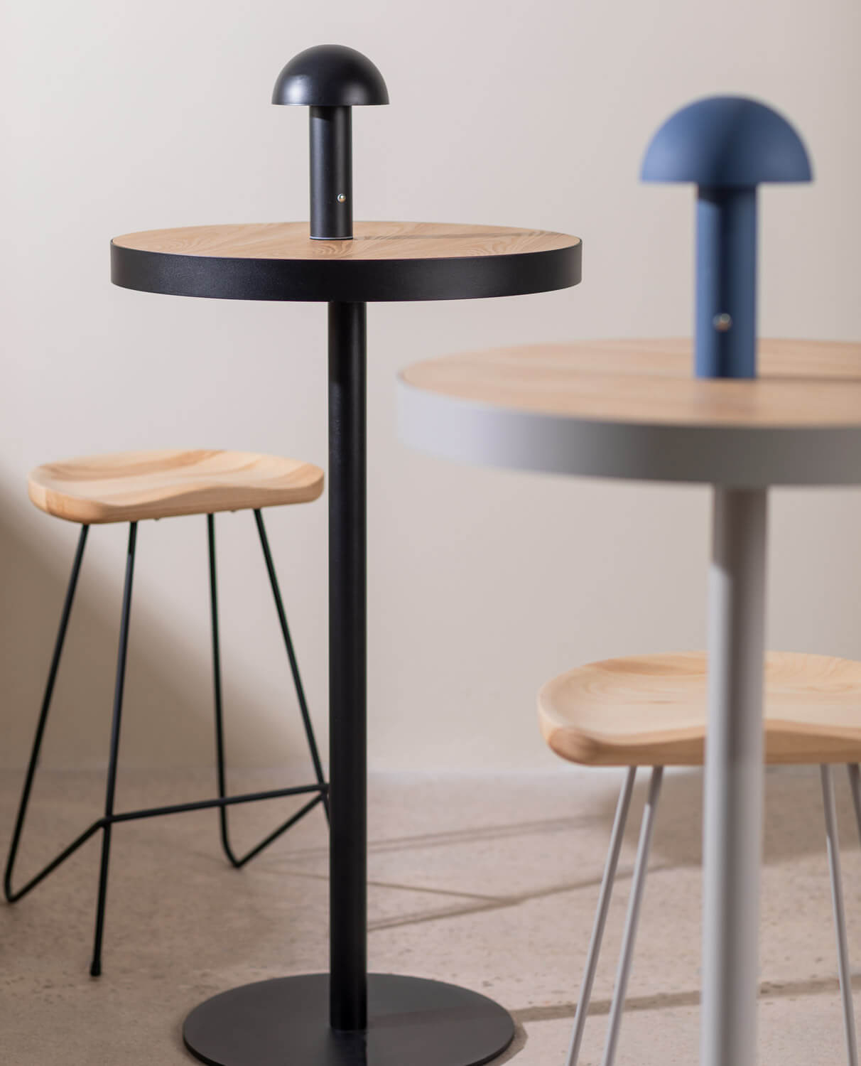 Round Wood and Metal High Table (Ø60 cm) Zoar , gallery image 2