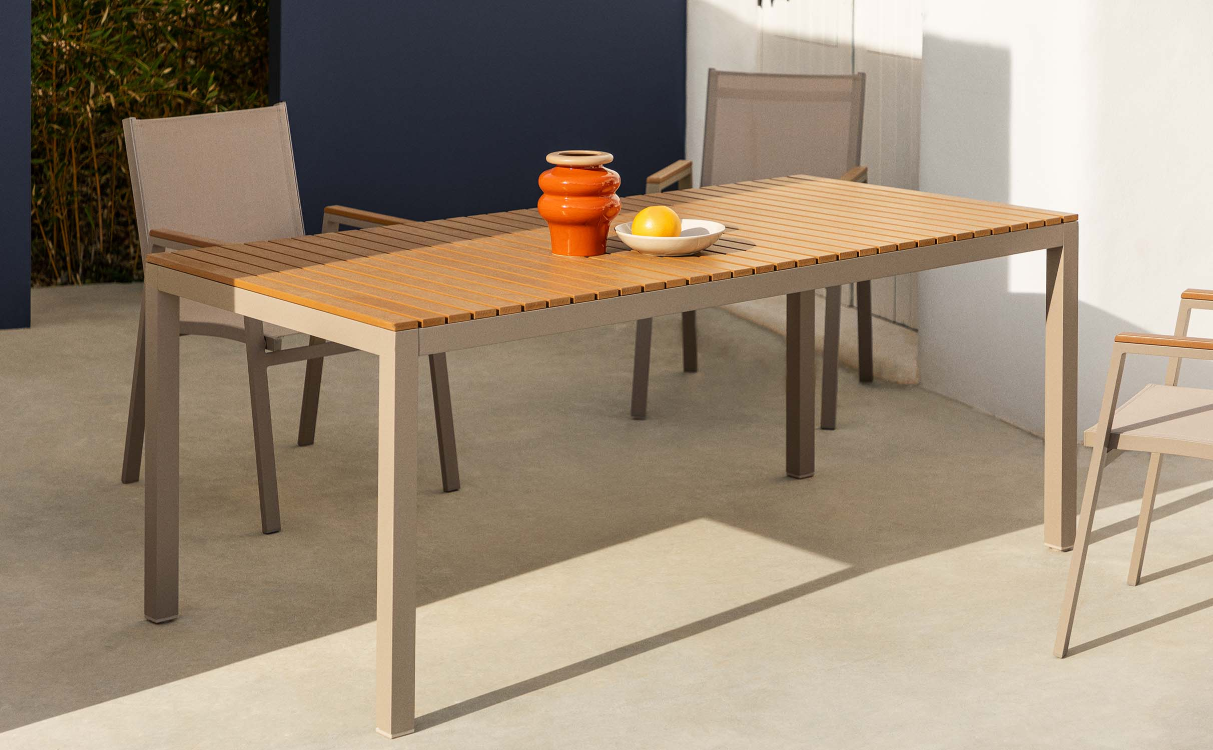 Rectangular Outdoor Table in Aluminium (180x90 cm) Korce, gallery image 1