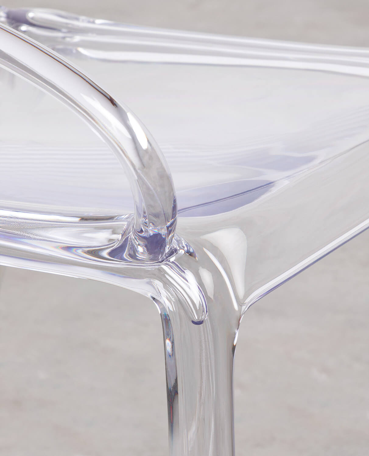 Kolu Round Tempered Glass Dining Table Set (Ø140 cm) and 4 Zuera Polycarbonate Chairs, gallery image 4