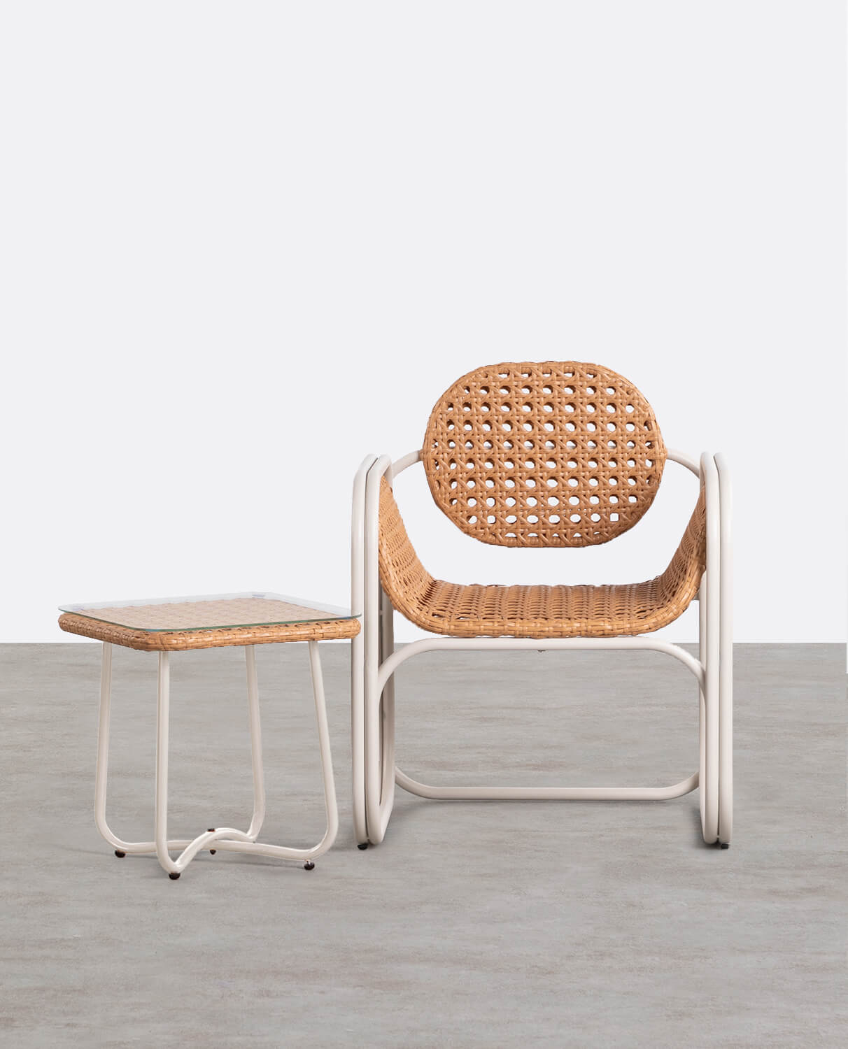 Set of Garden Armchair and Side Table in Aluminium and Synthetic Rattan Roys, gallery image 1