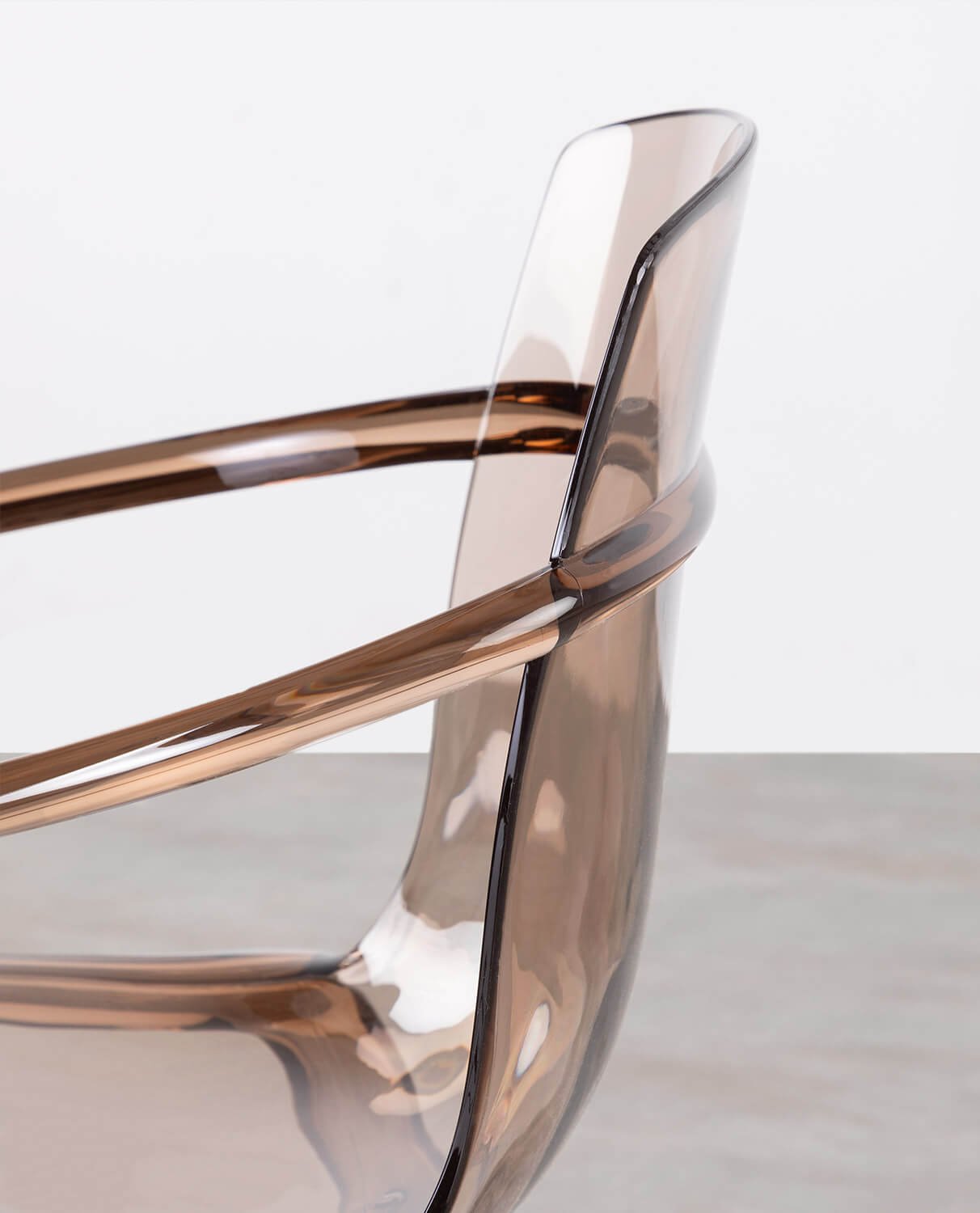 Kolu Round Tempered Glass Dining Table Set (Ø140 cm) and 4 Zuera Polycarbonate Chairs, gallery image 6