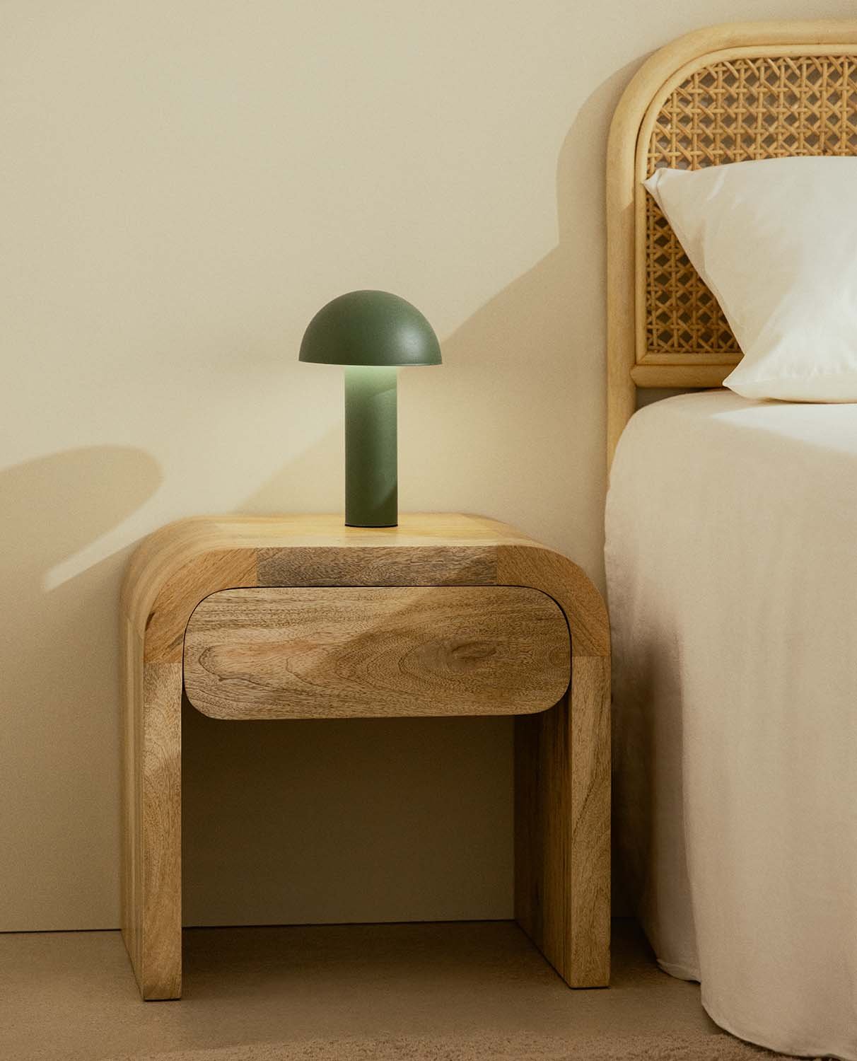 Side Table with Drawer in Mango Wood (61x45,5 cm) Vanile, gallery image 2