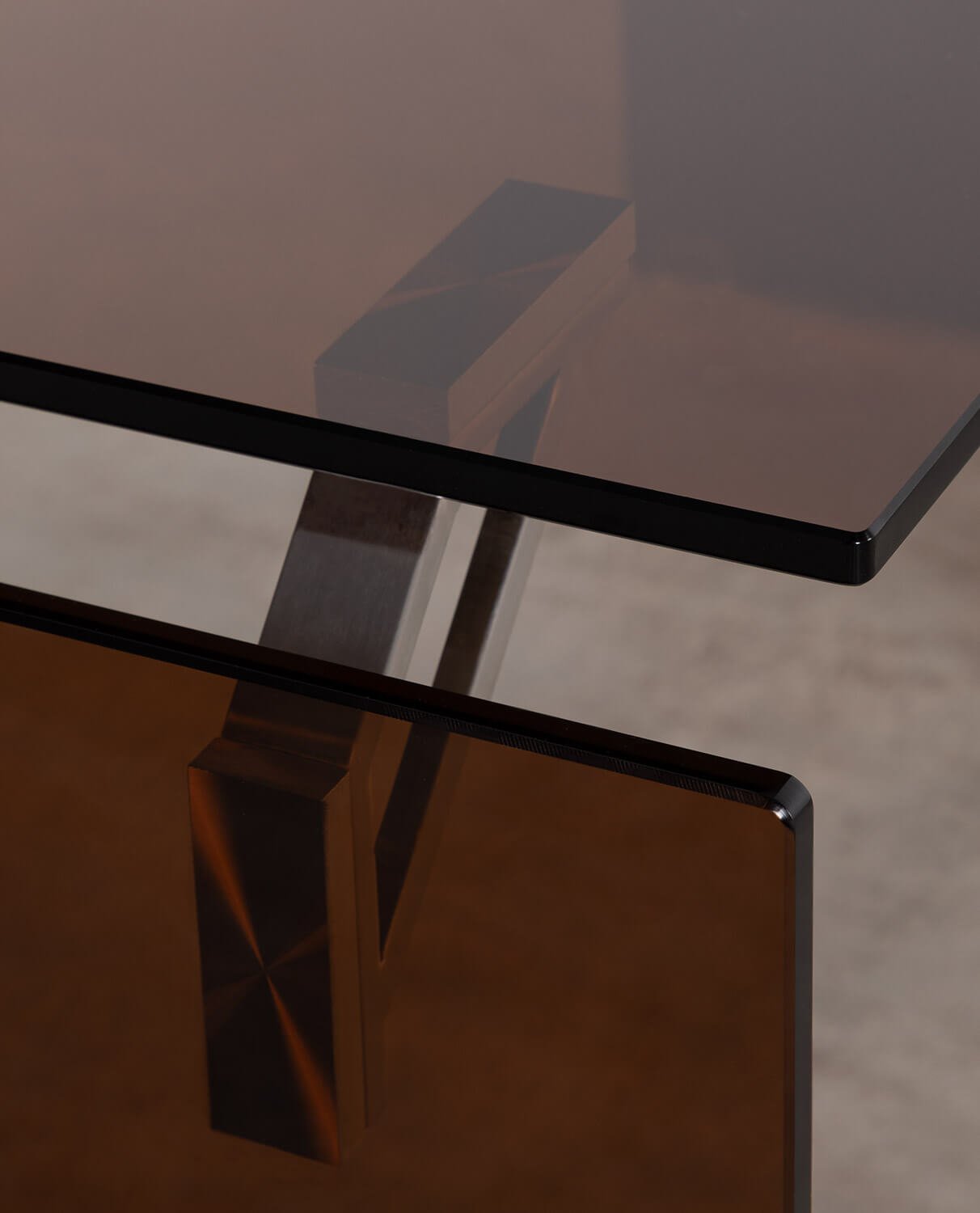 Tempered Glass and Stainless Steel Desk (134x70 cm) Arey, gallery image 8