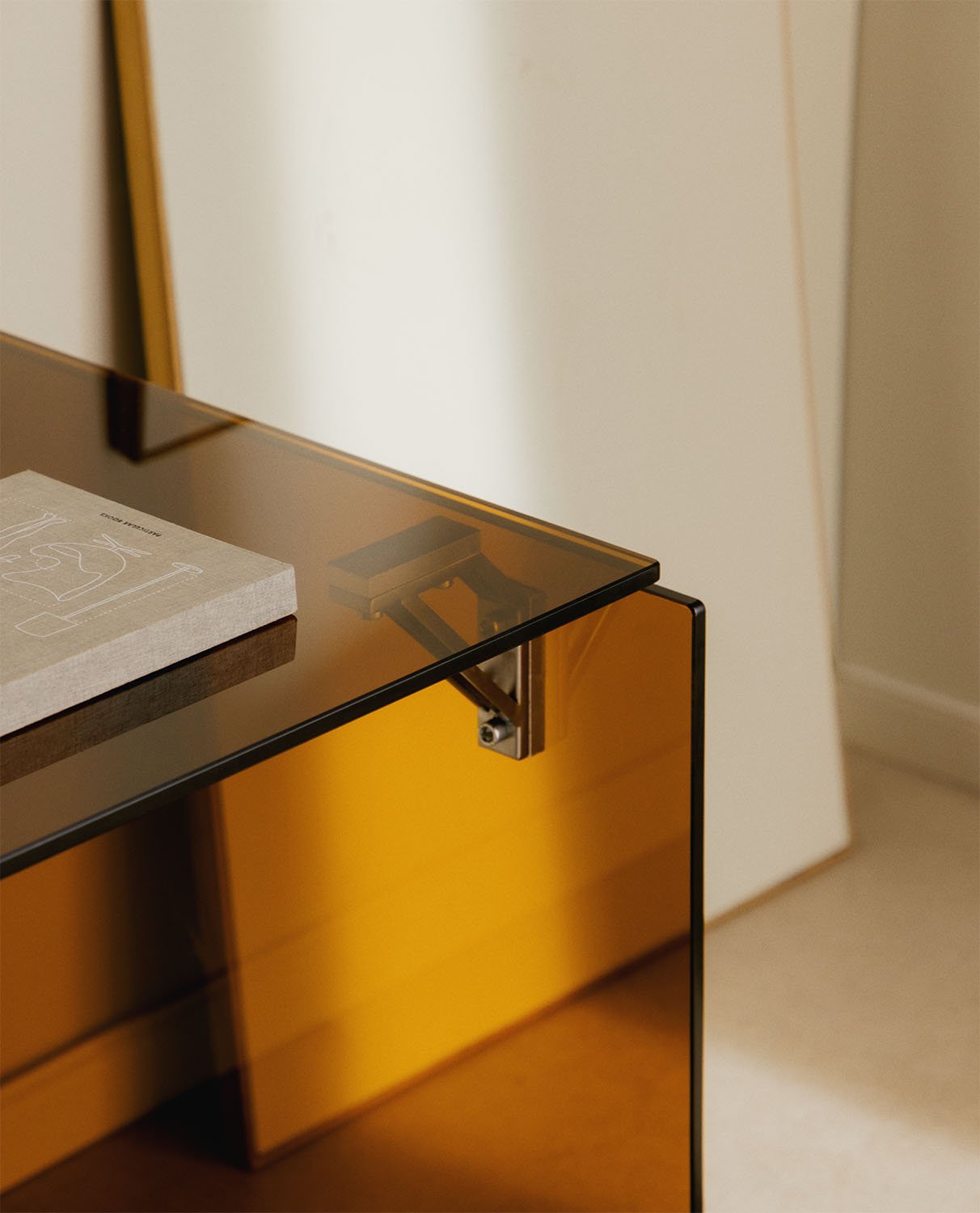 Tempered Glass and Stainless Steel Desk (134x70 cm) Arey, gallery image 3