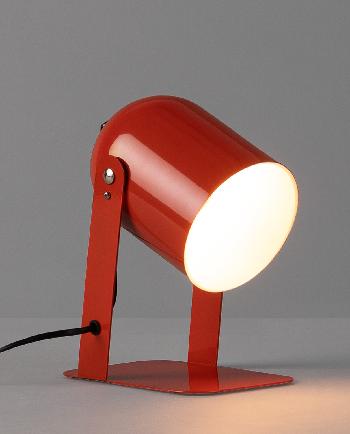 Marís Metal Table Lamp, gallery image 2