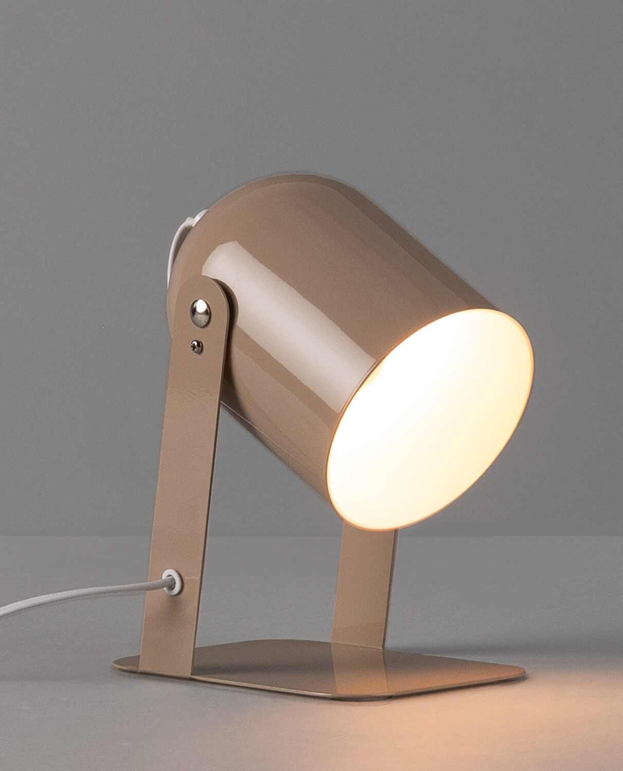 Marís Metal Table Lamp, gallery image 2