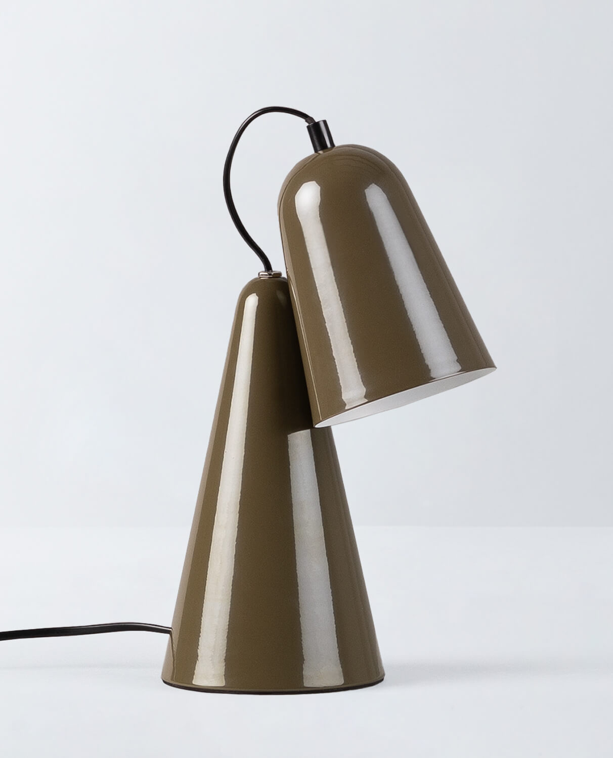 Valiria Metal Table Lamp, gallery image 1