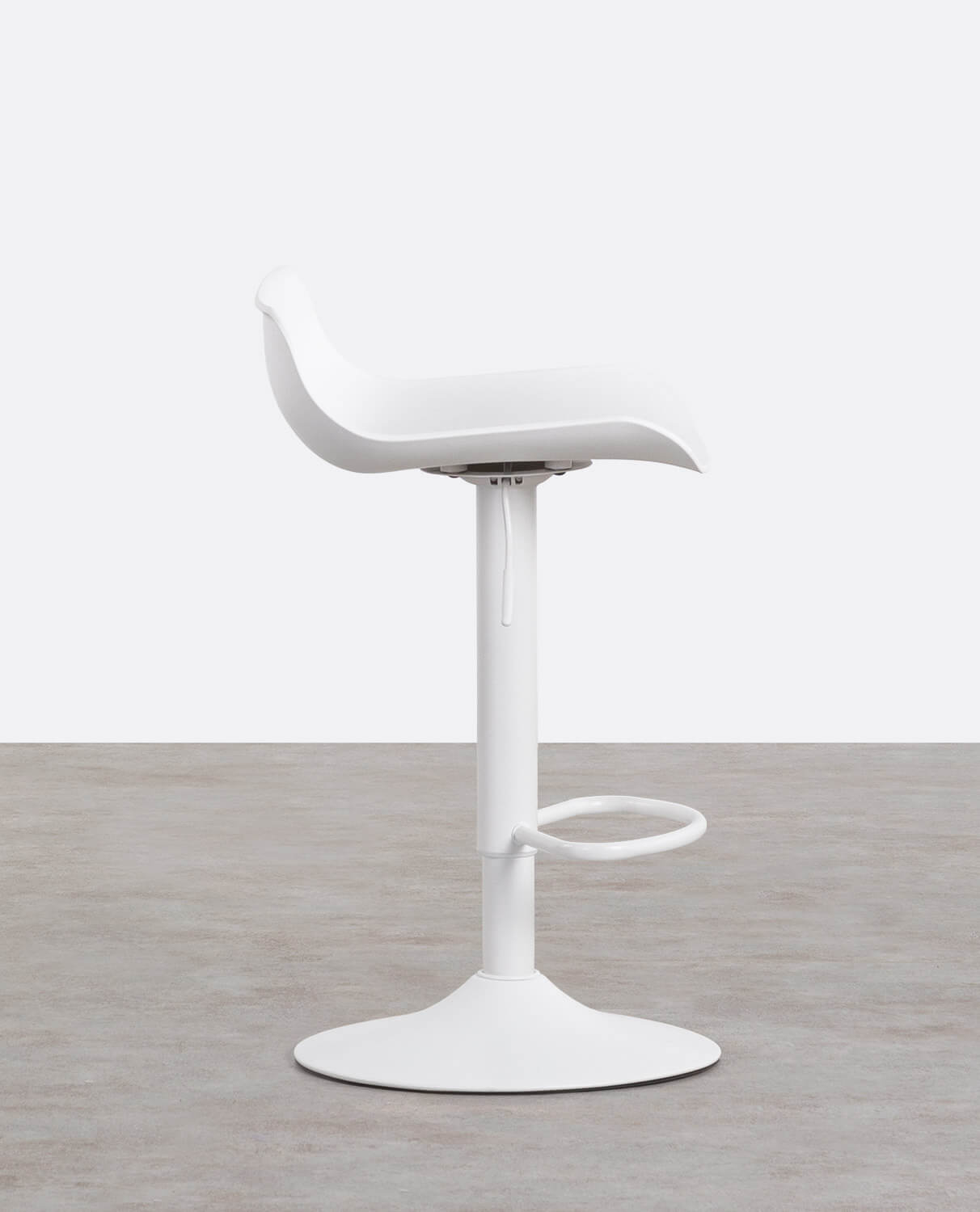 Pack of 2 Adjustable High Stools in Polyethylene and Metal Corea, gallery image 2