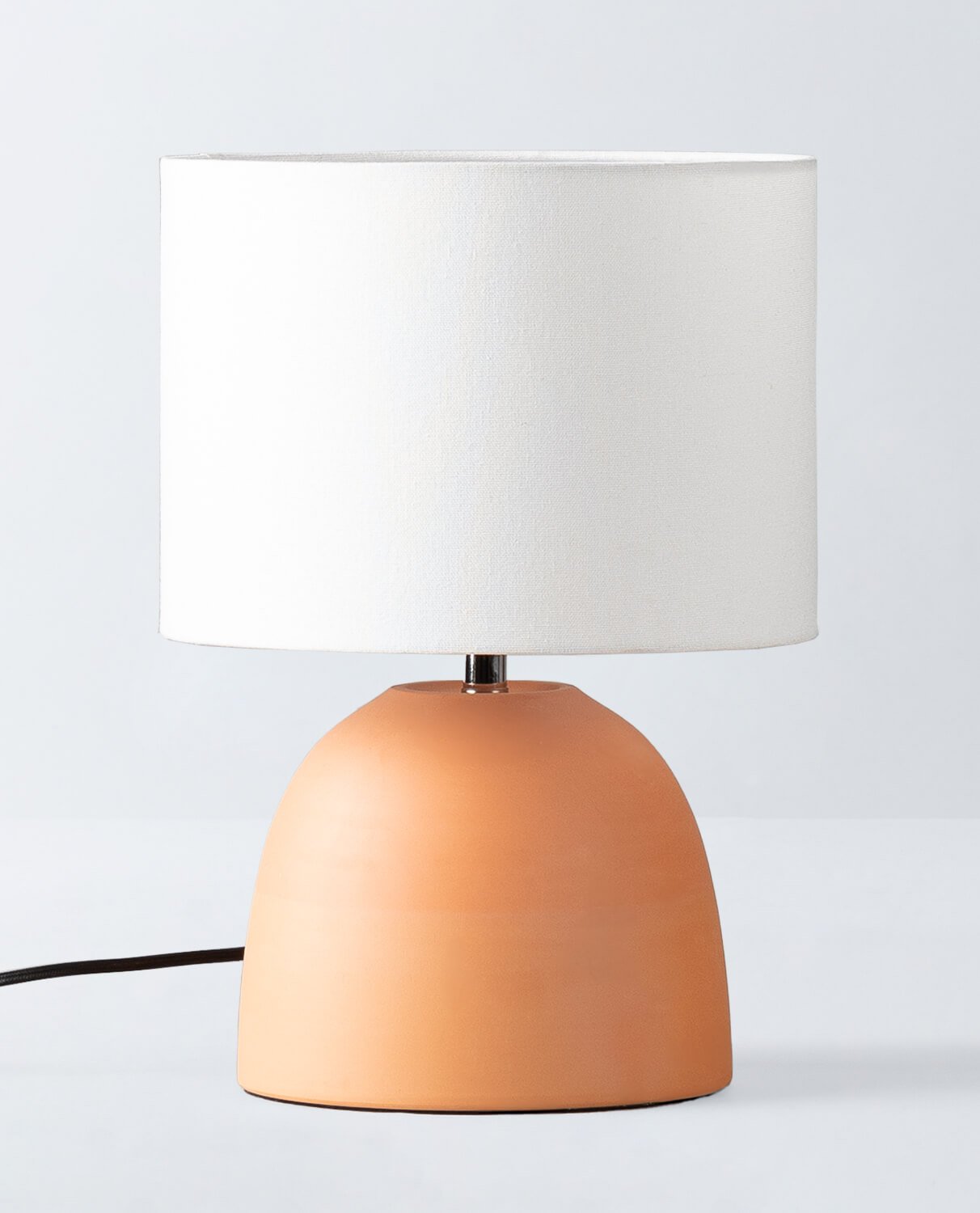 Ceramic and Linen Table Lamp Eloren, gallery image 1