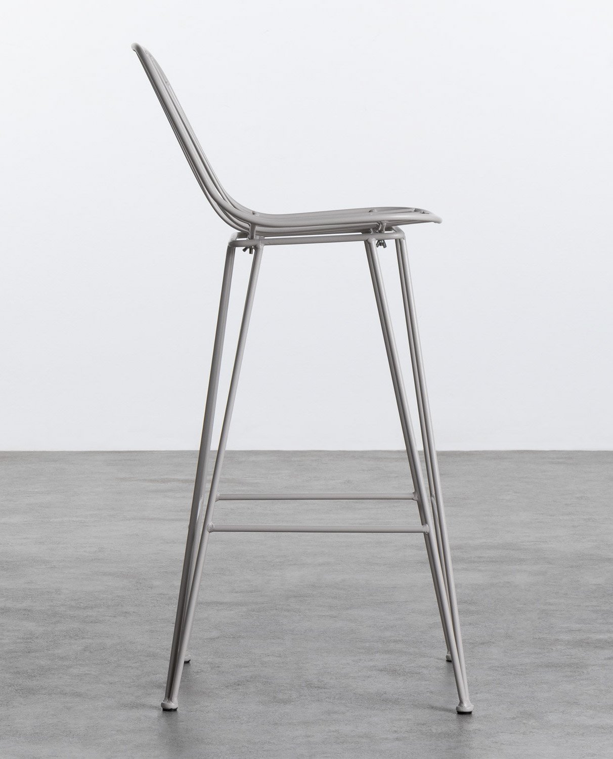 Pack of 4 High Metal Stools (67 cm) Born, gallery image 2