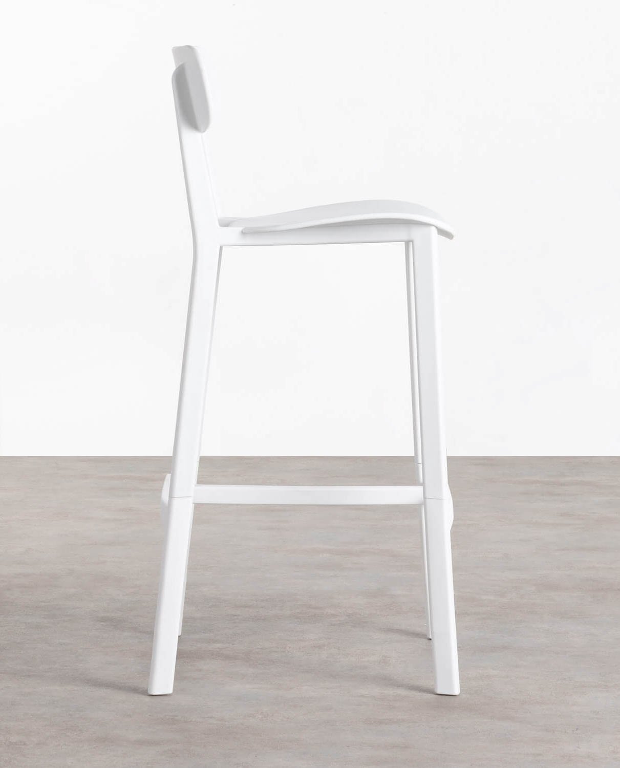 Pack of 4 Catta Polypropylene High Stools (79 cm), gallery image 2