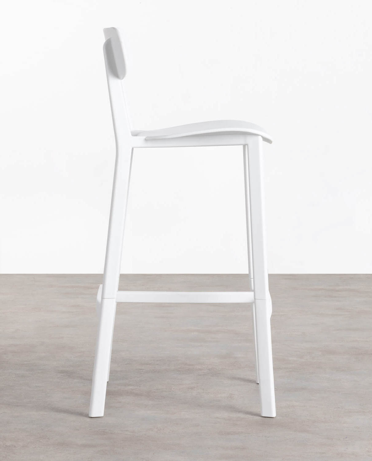 Pack of 4 Polypropylene Outdoor High Stools (79 cm) Catta, gallery image 2
