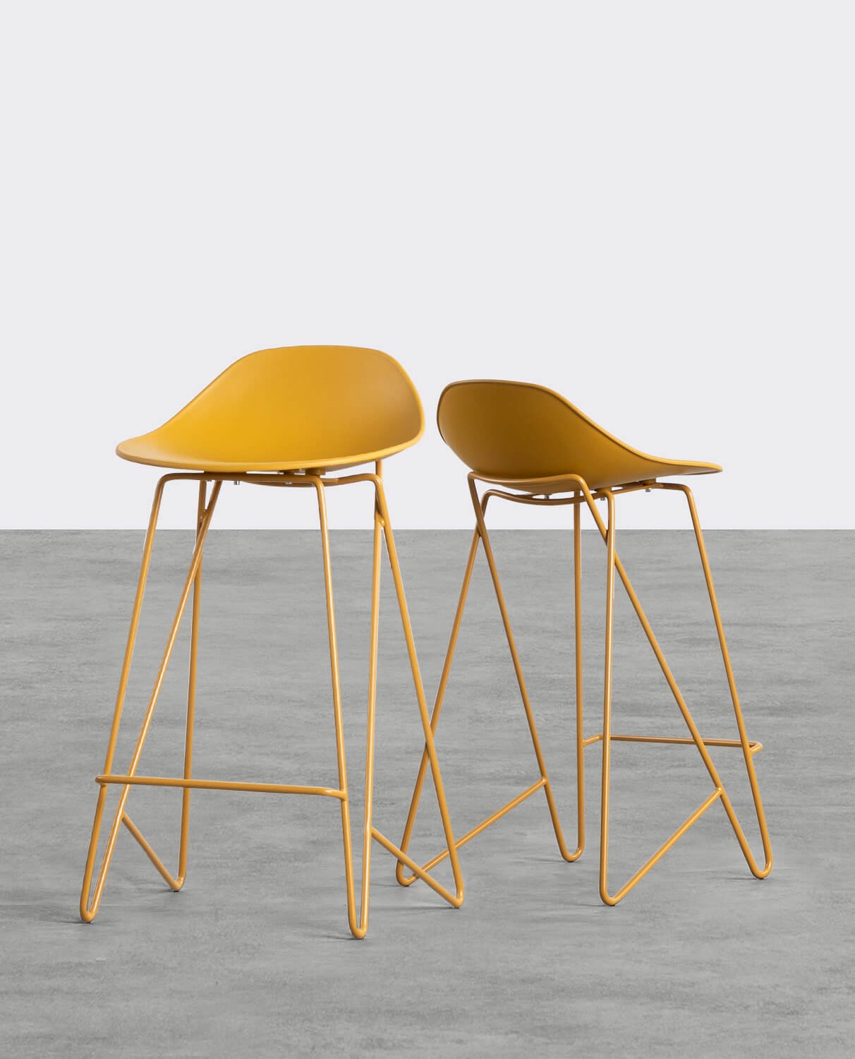 Pack of 4 High Stools in Polypropylene and Steel (67 cm) Paris, gallery image 1