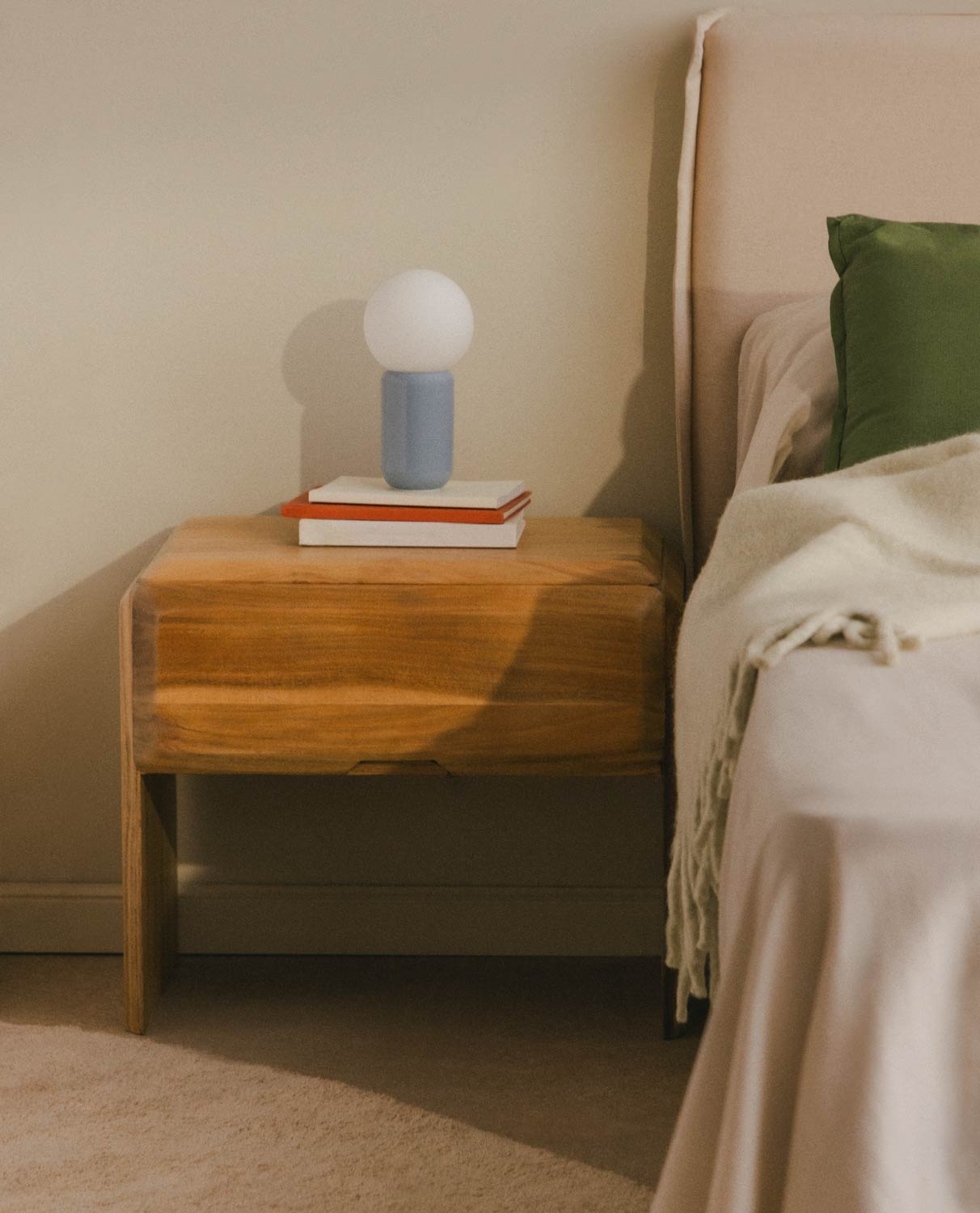 Lucil Acacia Wood Bedside Table (60x40 cm), gallery image 2