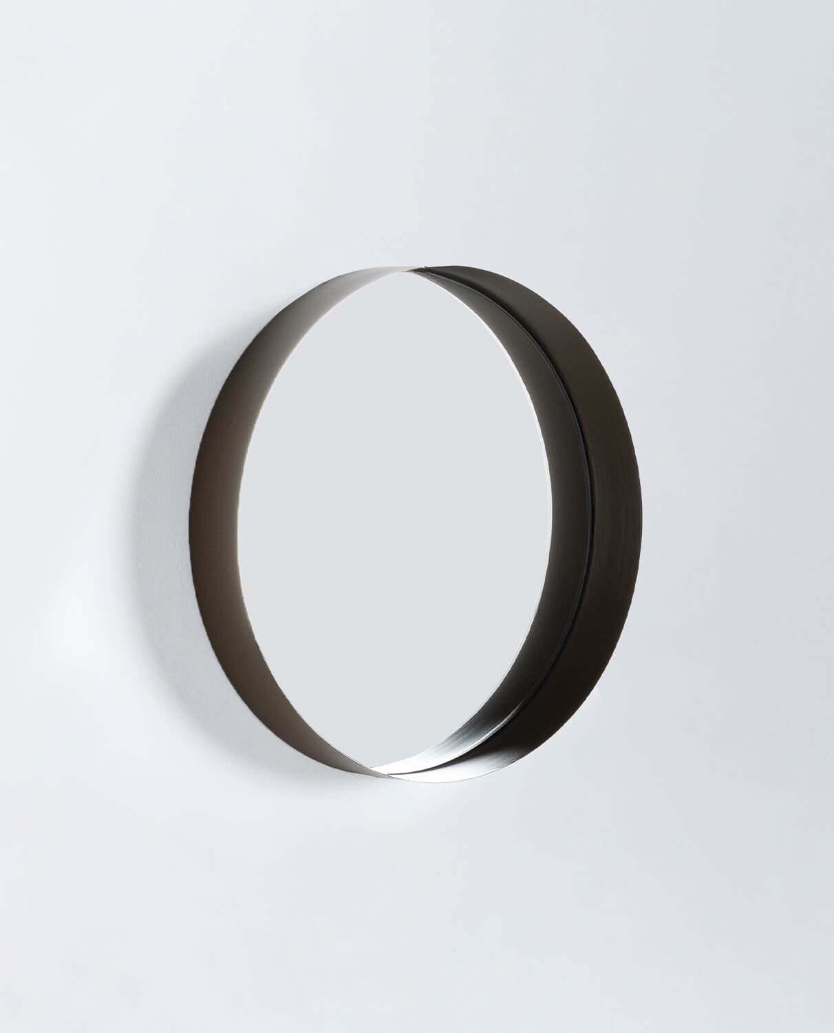 Round Metal Wall Mirror (Ø30 cm) Esdras, gallery image 1