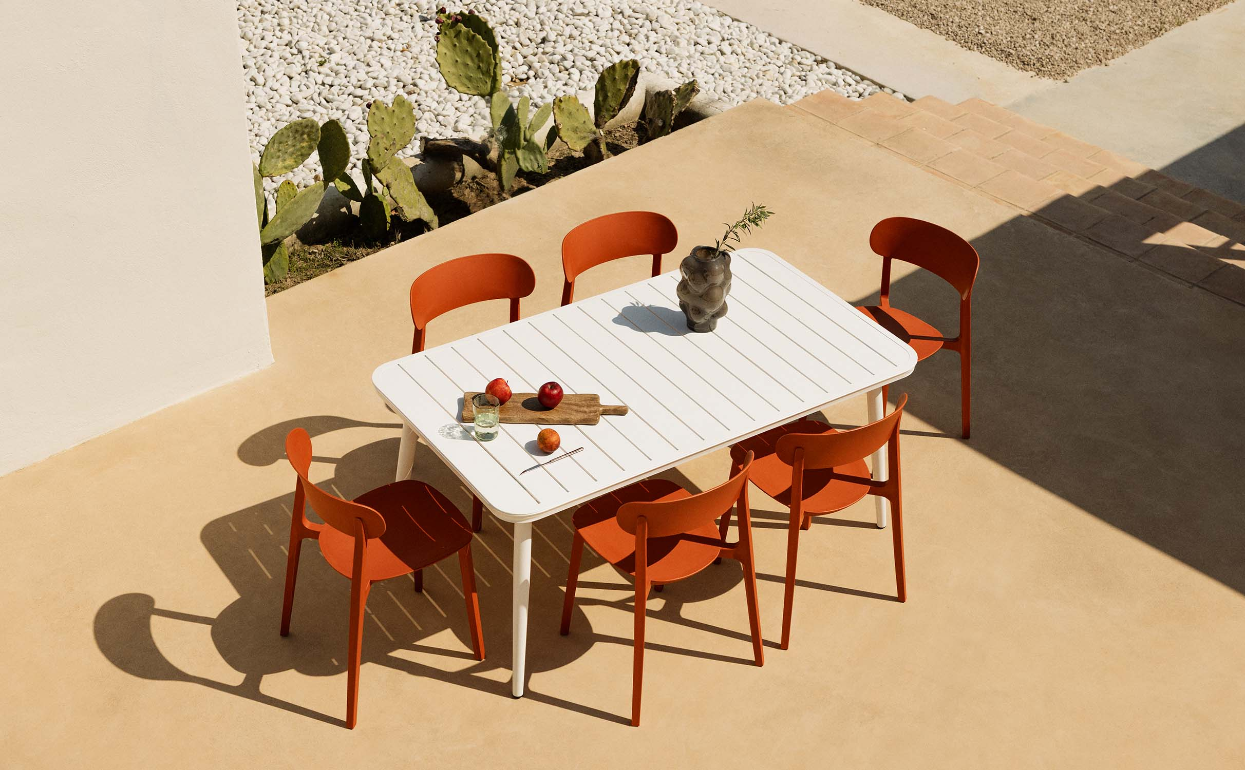Rectangular Aluminum Table Set Cancun and 6 Polypropylene Outdoor Chairs Briel, gallery image 1