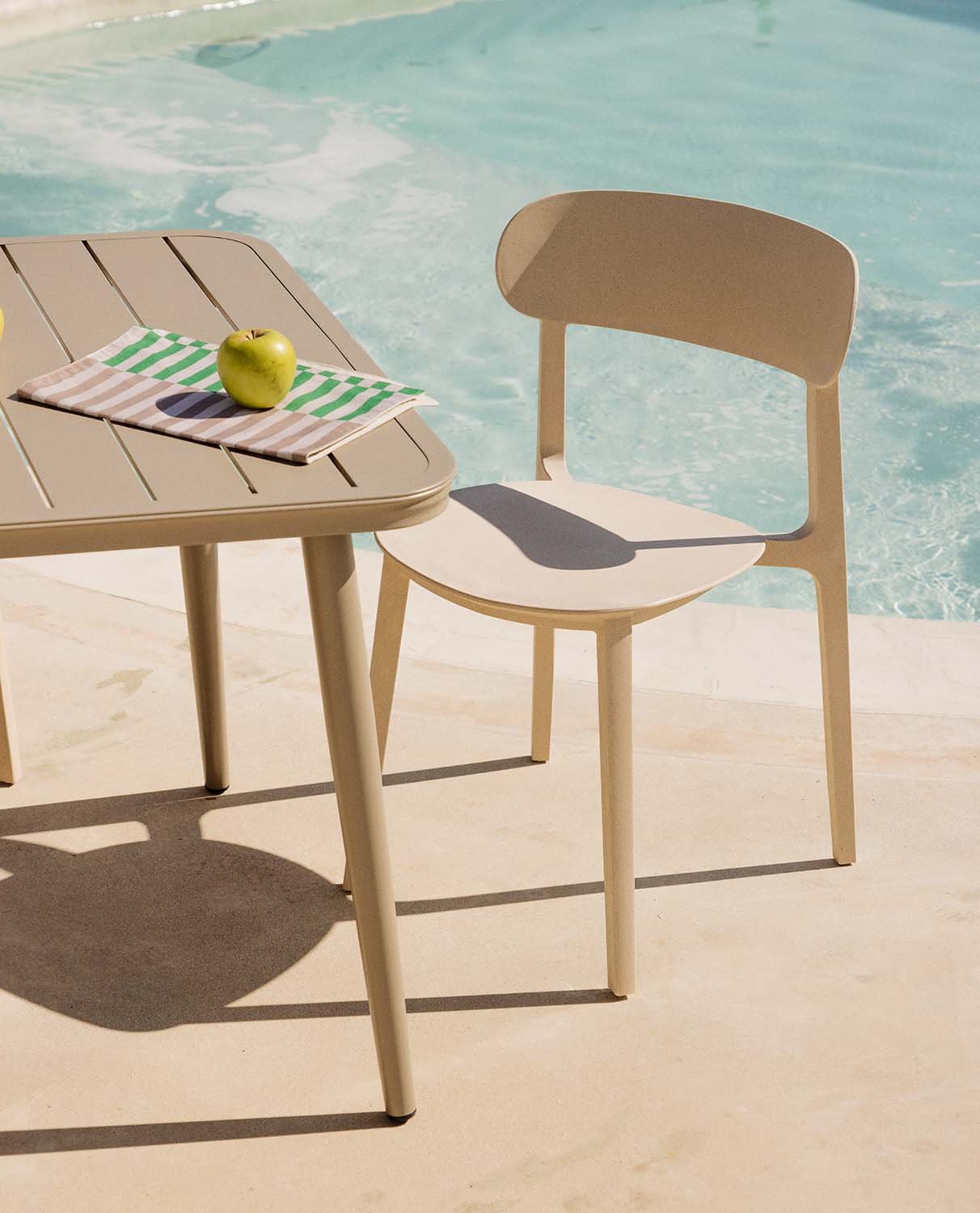 Pack 4 Outdoor Polypropylene Chairs Briel , gallery image 2