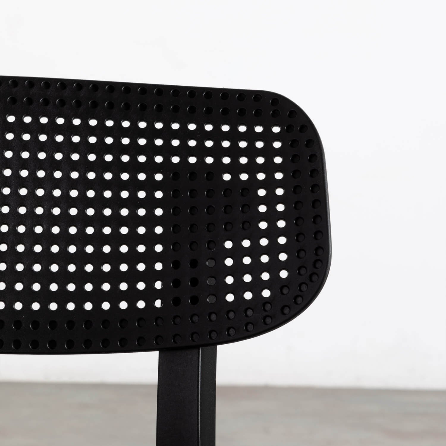 Cancun Rectangular Aluminum Table Set and 6 Dasi Outdoor Polypropylene Chairs, gallery image 2