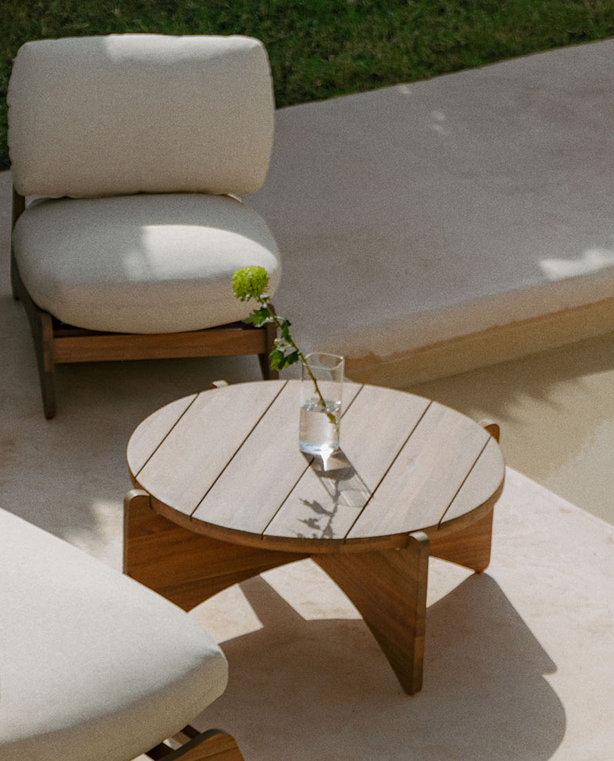 Round Acacia Wood Center Table (Ø80 cm) Lorent, gallery image 2