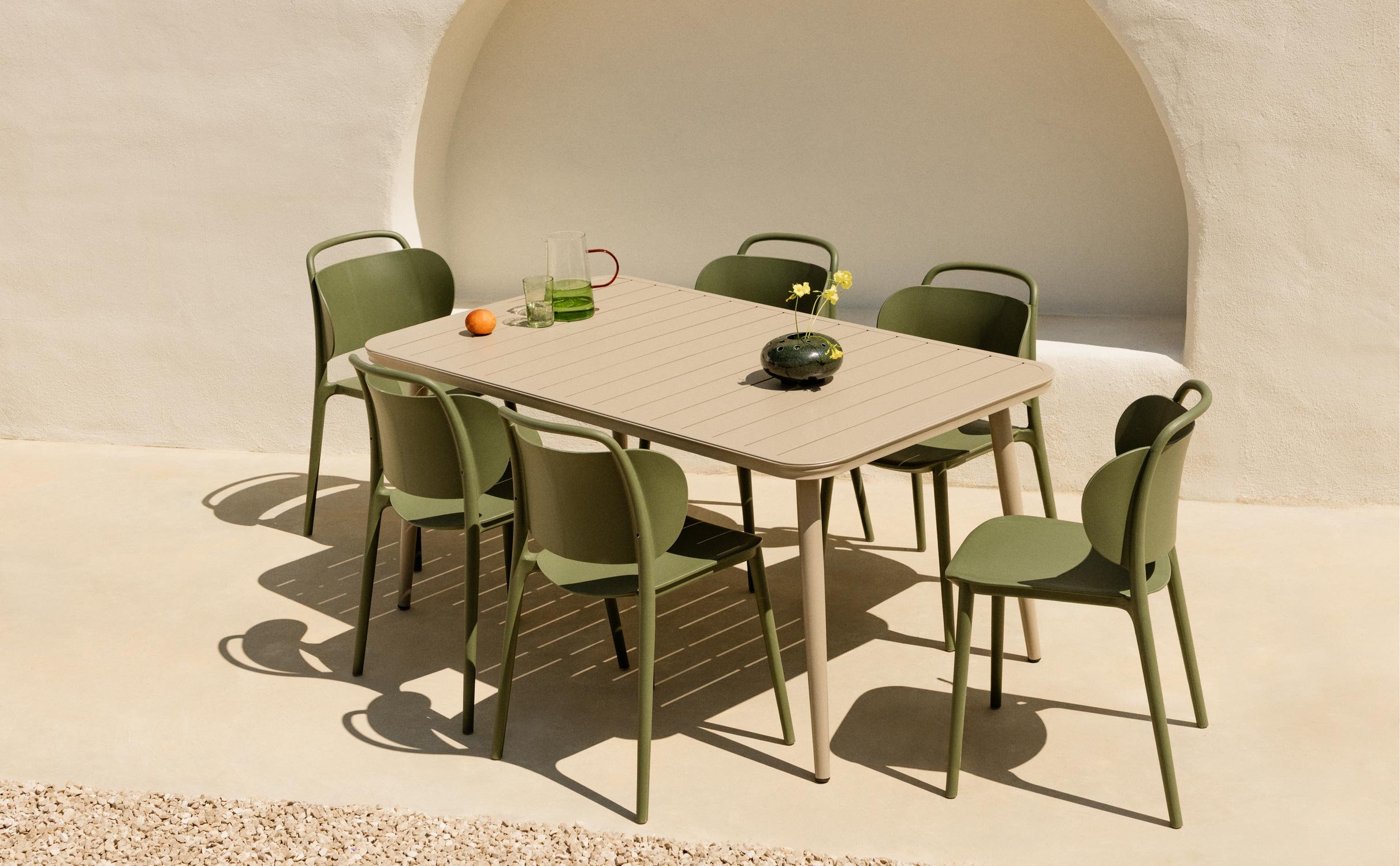 Cancun Rectangular Aluminum Table Set and 6 Kole Outdoor Polypropylene Chairs, gallery image 1