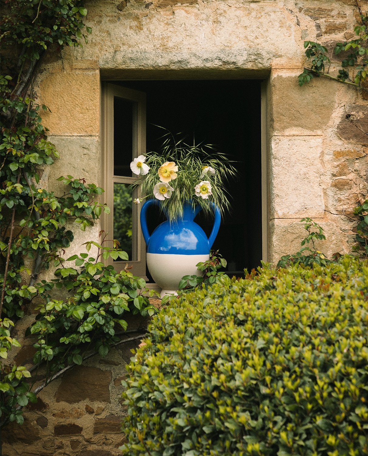 Tall Dolomite XL Mig Melon Vase, gallery image 2
