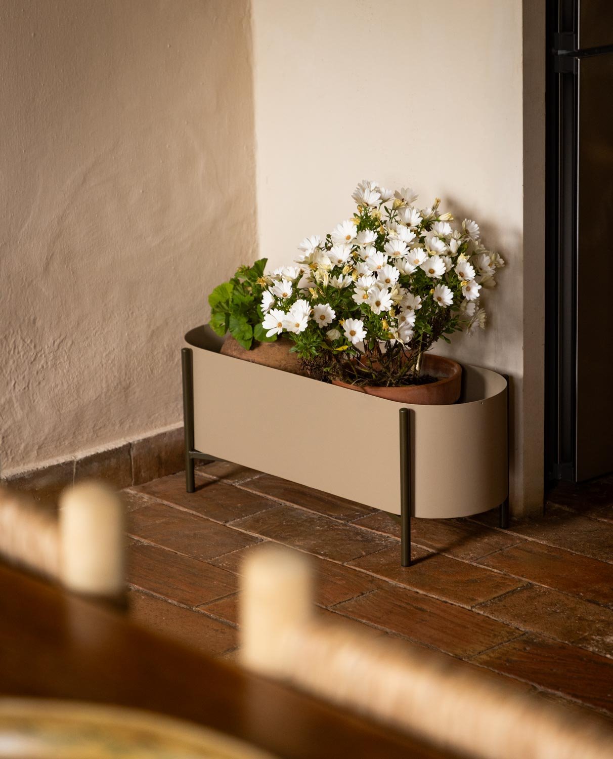 Metal Planter Eliam, gallery image 2